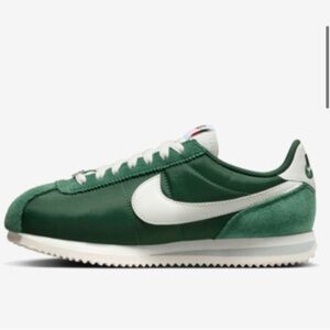 NWT NIB Nike Cortez Textile sneakers size 9 green
